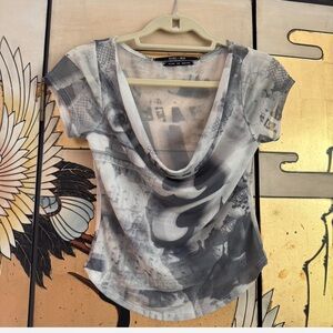 Silence + Noise Monochrome Graphic Short Sleeve Top